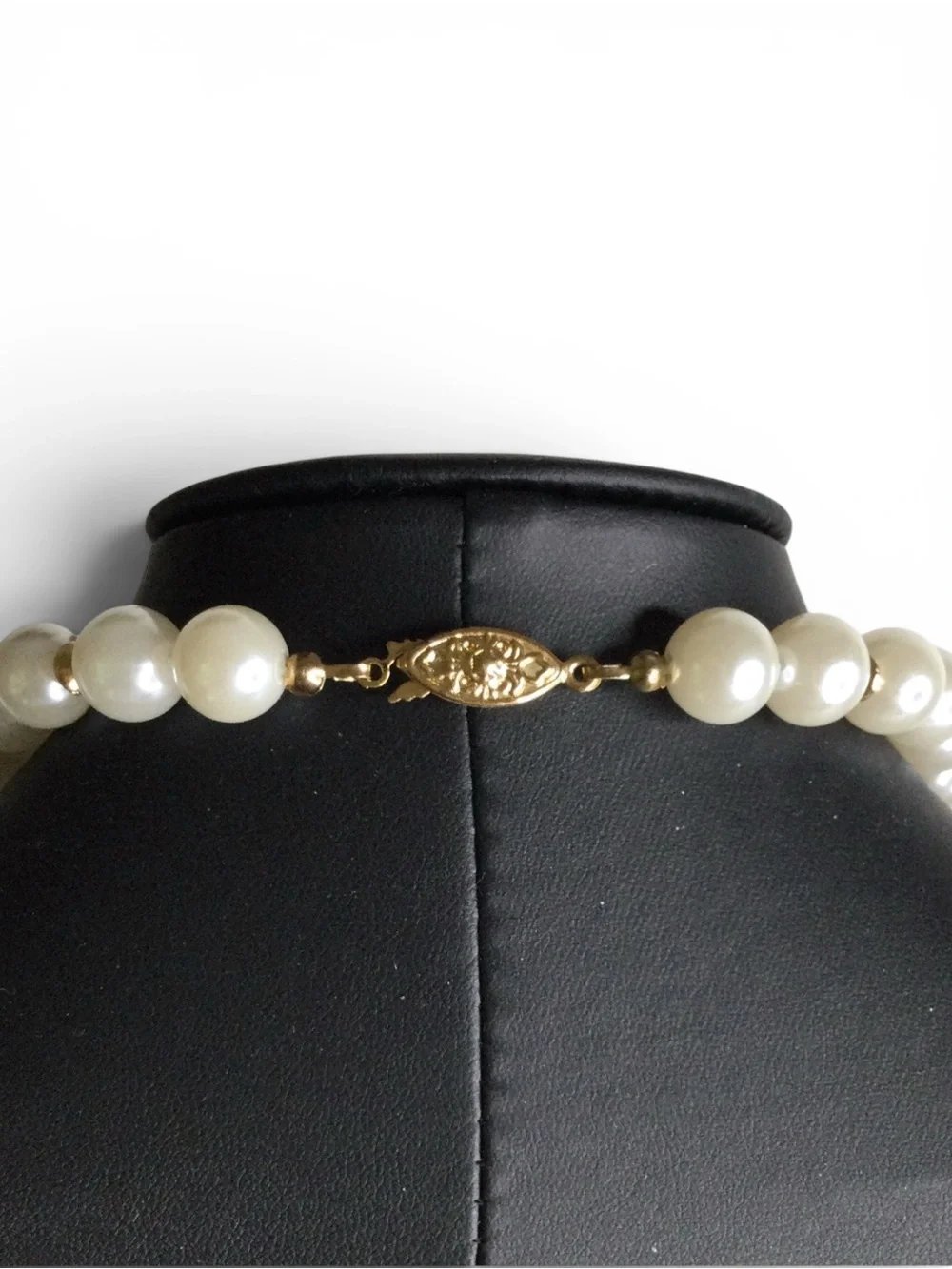 Vtg Graduated Faux‑Pearl Necklace w/ Gray Lacquered Tensha‑Style Floral Beads - Picture 11 of 15